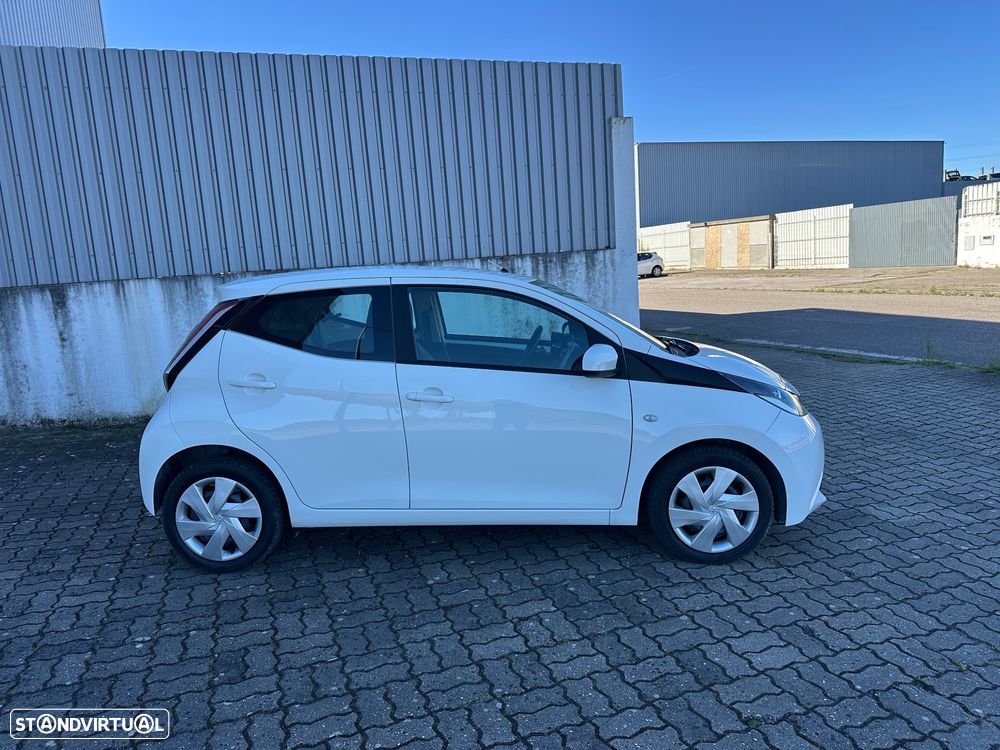 Toyota Aygo x-shift x-play - 8