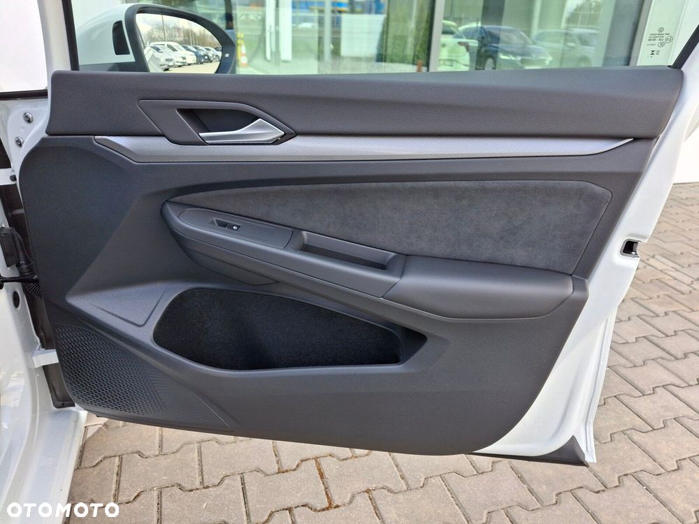 Volkswagen Golf Variant - 17