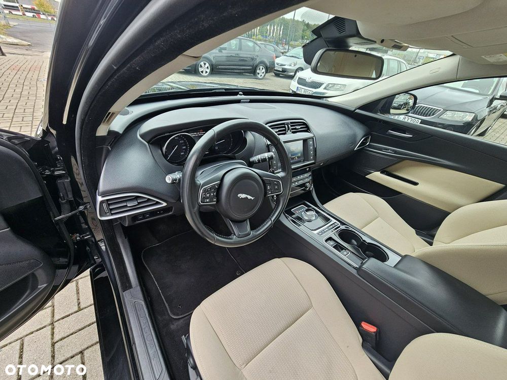 Jaguar XE 2.0 D AWD Portfolio - 21