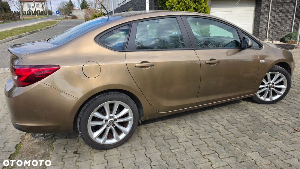 Opel Astra - 16
