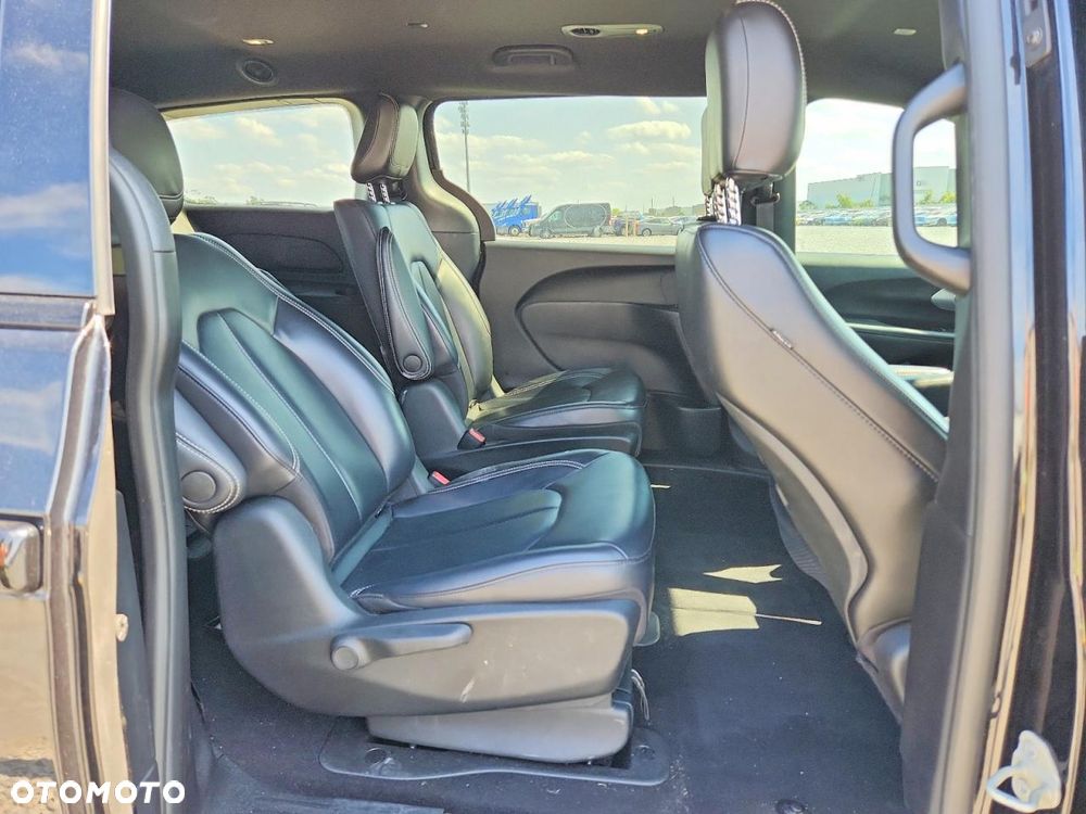 Chrysler Pacifica - 7