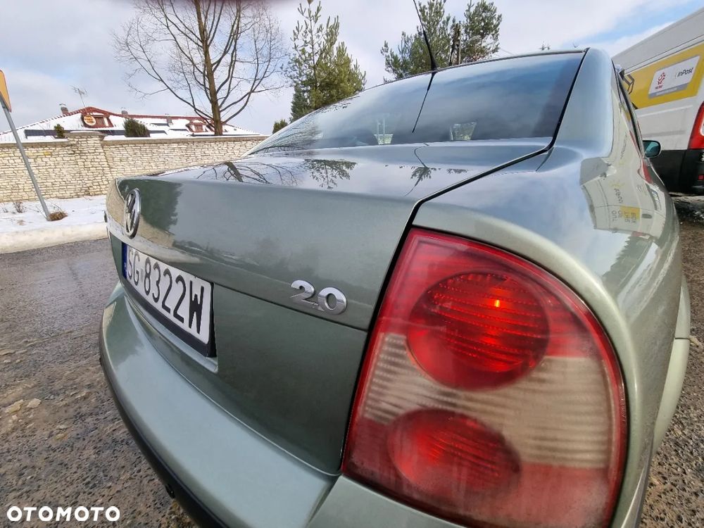 Volkswagen Passat 2.0 Comfortline - 15