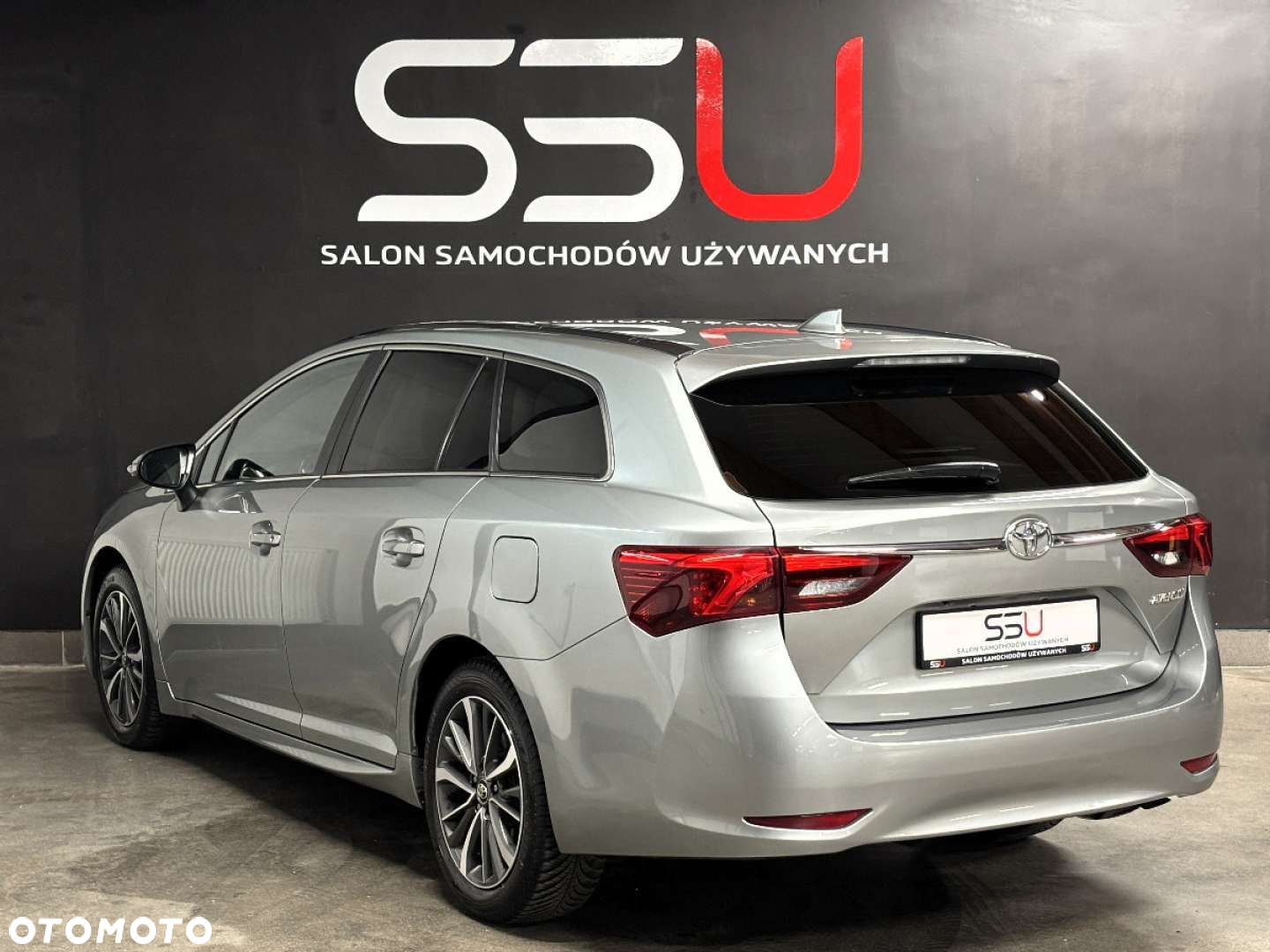Toyota Avensis 1.8 Premium - 15