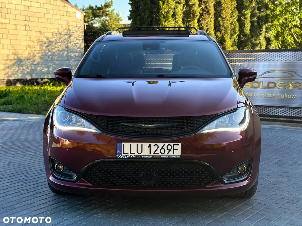 Chrysler Pacifica - 2