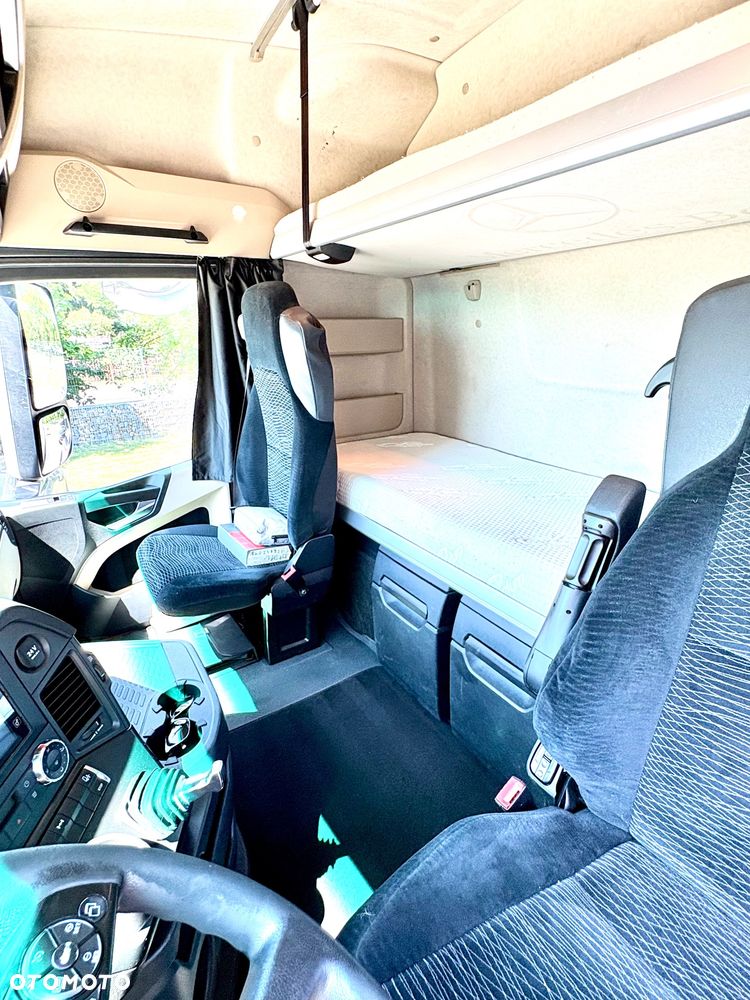Mercedes-Benz Actros MP4 idealny stan - 9