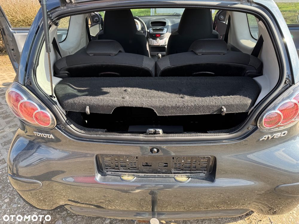 Toyota Aygo Team - 16