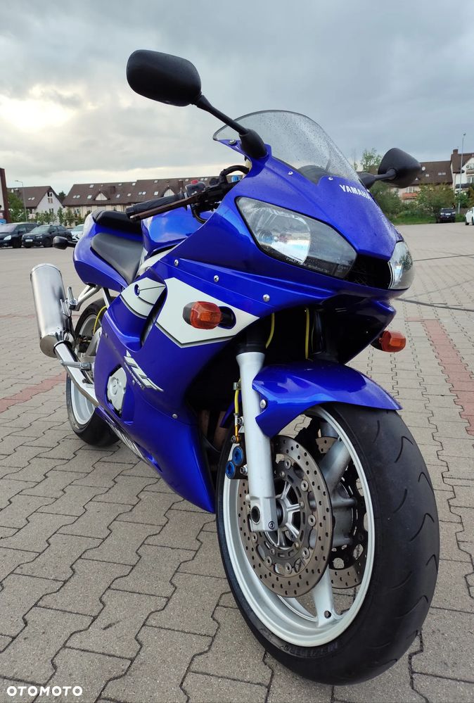 Yamaha YZF - 24