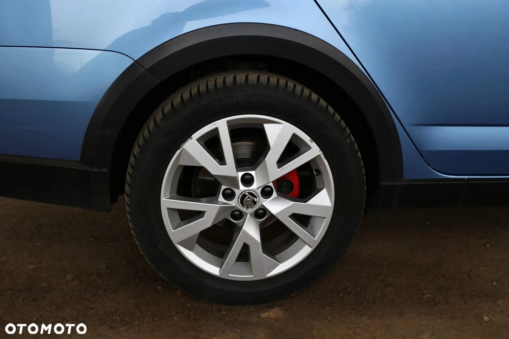 Skoda Octavia Scout 2.0 TDI 4x4 DSG - 8