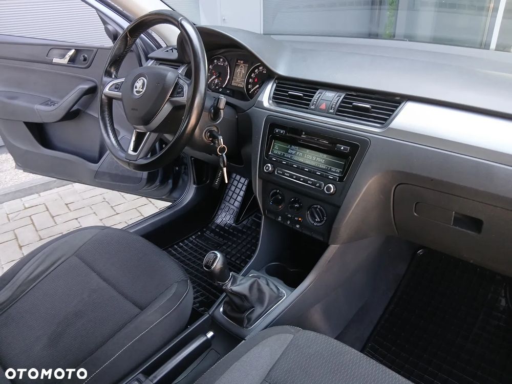 Skoda RAPID 1.2 TSI Style Plus - 22