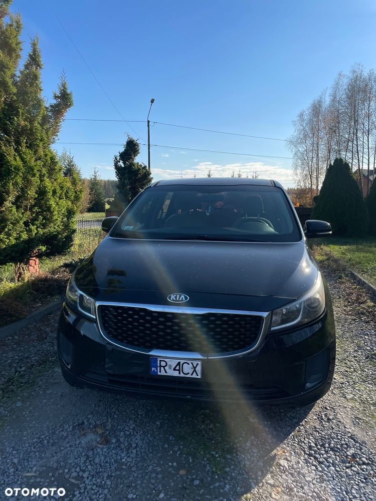 Kia Sedona - 1
