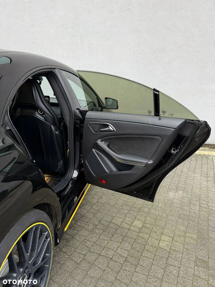 Mercedes-Benz CLA AMG 45 4Matic AMG Sp.sh 7G-DCT Yellow Night Edition - 37