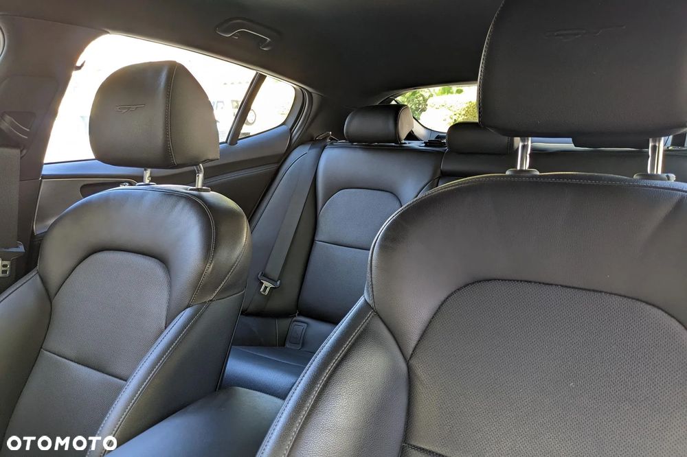Kia Stinger 3.3 T-GDI AWD GT - 10