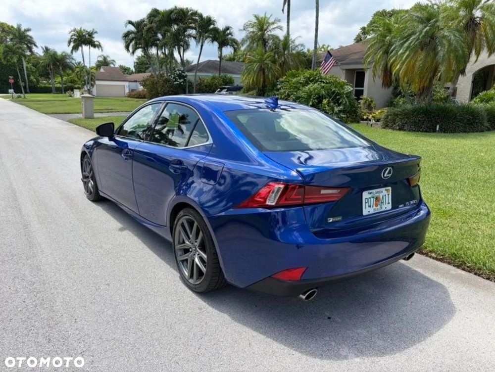 Lexus IS 200t / 300 F Sport - 16