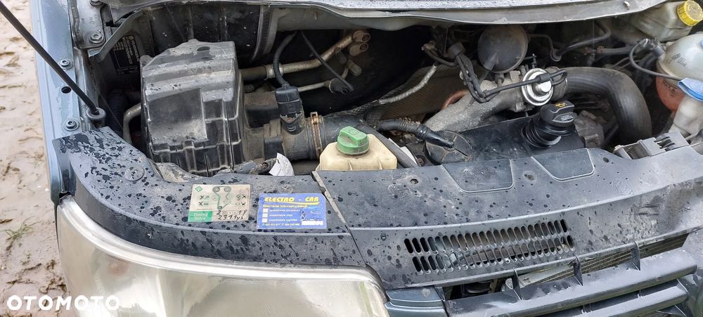 Volkswagen Caravelle - 7