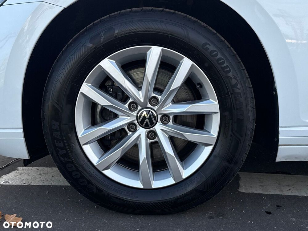 Volkswagen Passat - 38