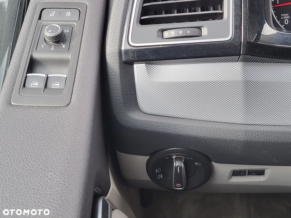 Volkswagen Multivan 2.0 BiTDI L1 Highline 4Motion DSG - 30