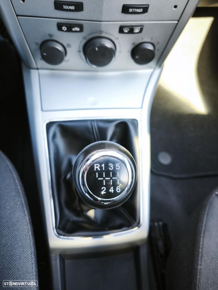 Opel Astra GTC 1.3 CDTI - 47