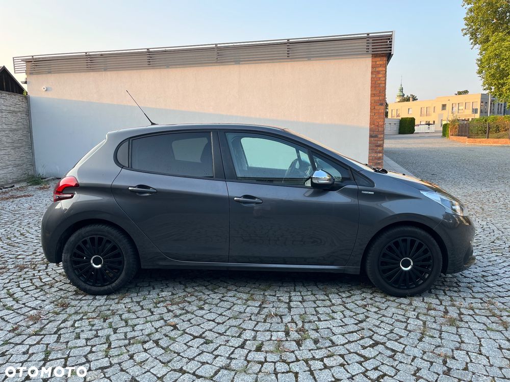 Peugeot 208 - 2