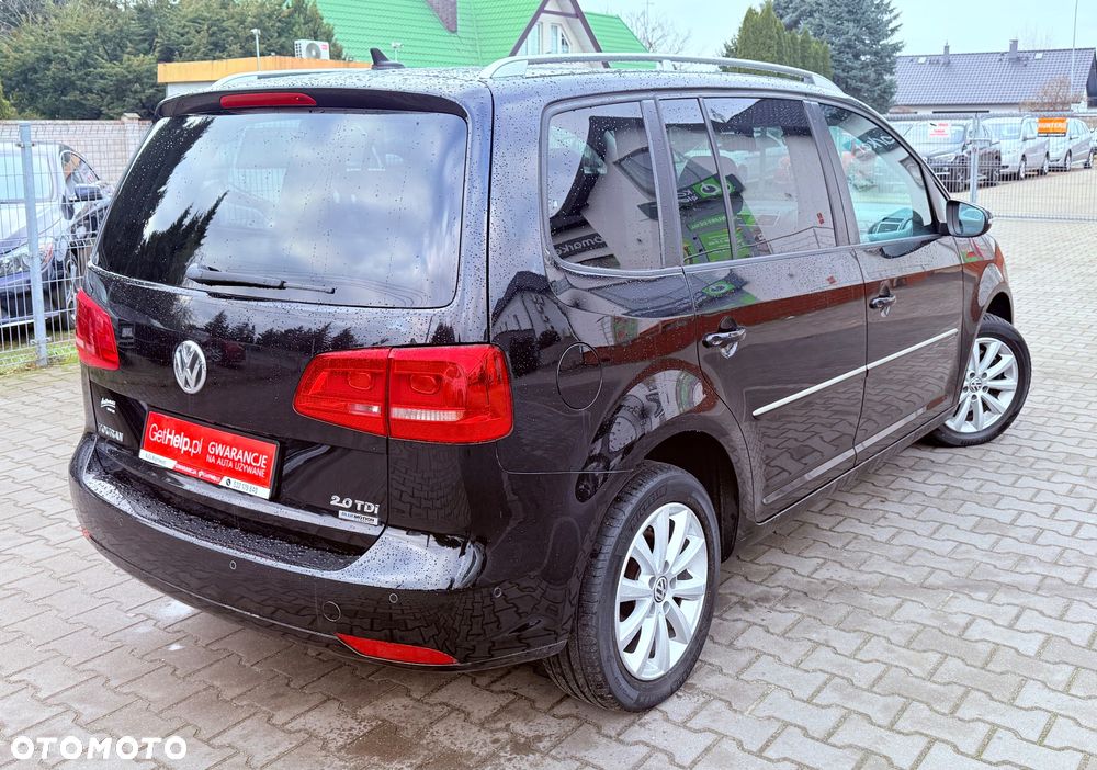 Volkswagen Touran - 12