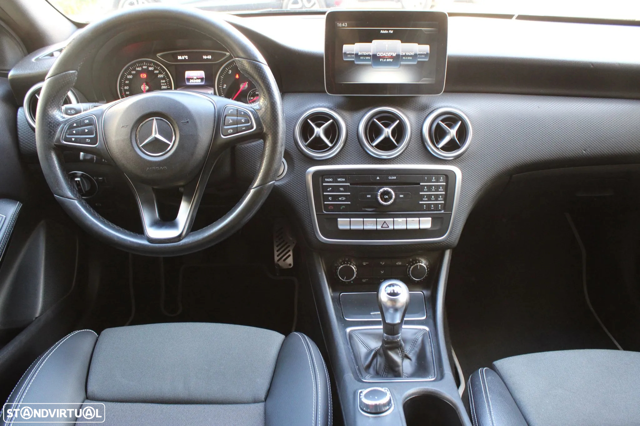 Mercedes-Benz A 180 d AMG Line - 9