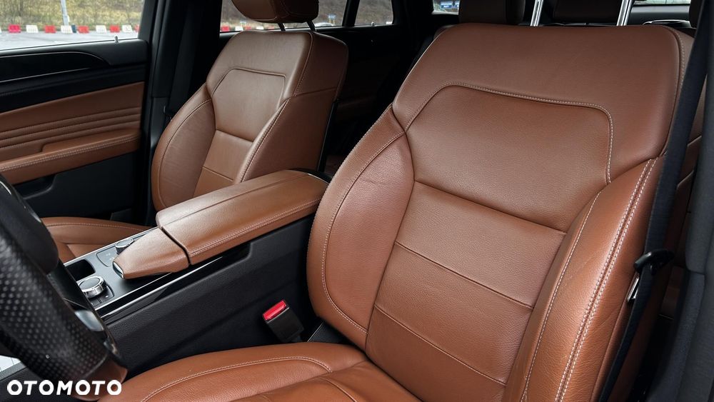 Mercedes-Benz GLE - 12