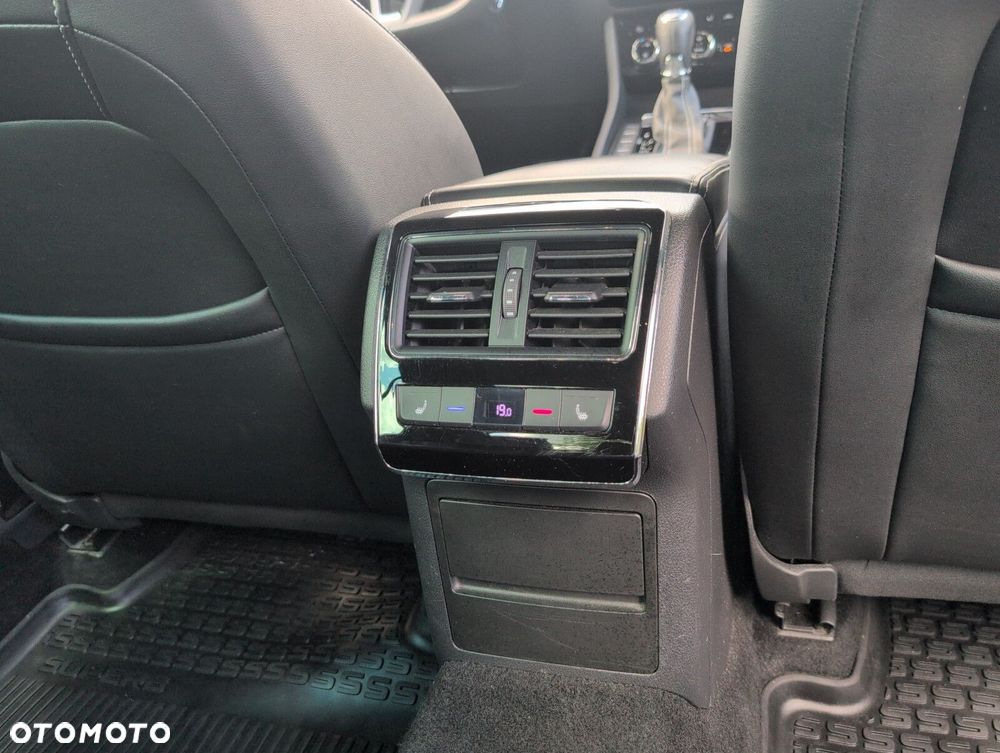 Skoda Superb 2.0 TDI SCR Sportline DSG - 14