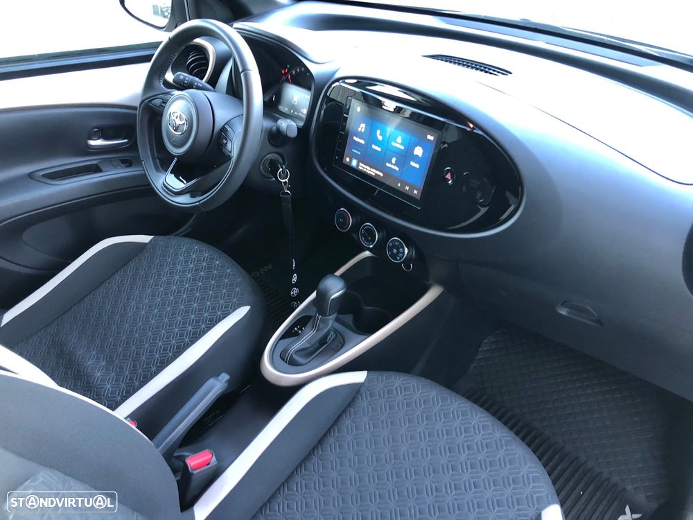 Toyota Aygo X 1.0 Envy CVT - 24