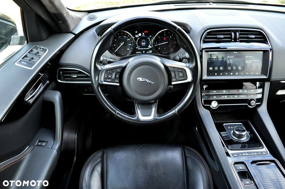 Jaguar F-Pace 20d Portfolio - 5