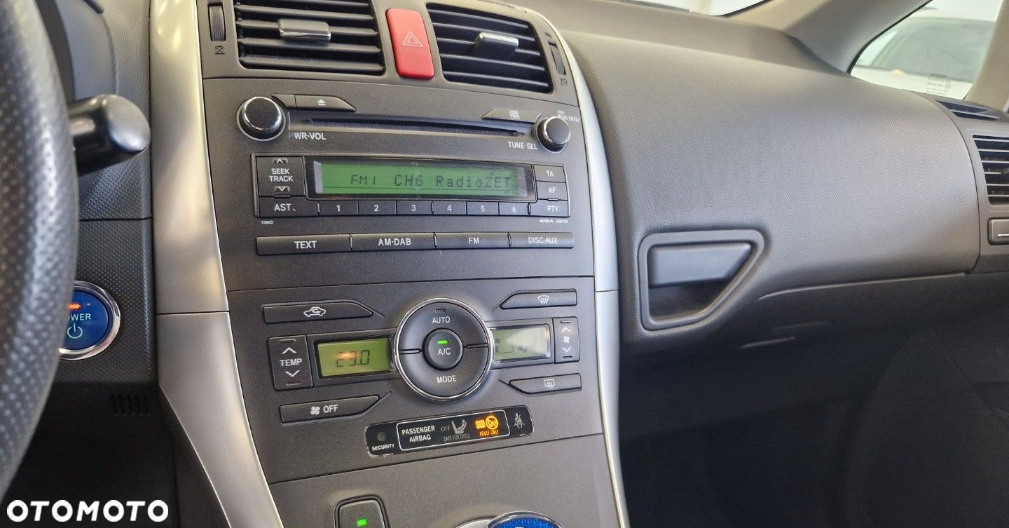 Toyota Auris - 16