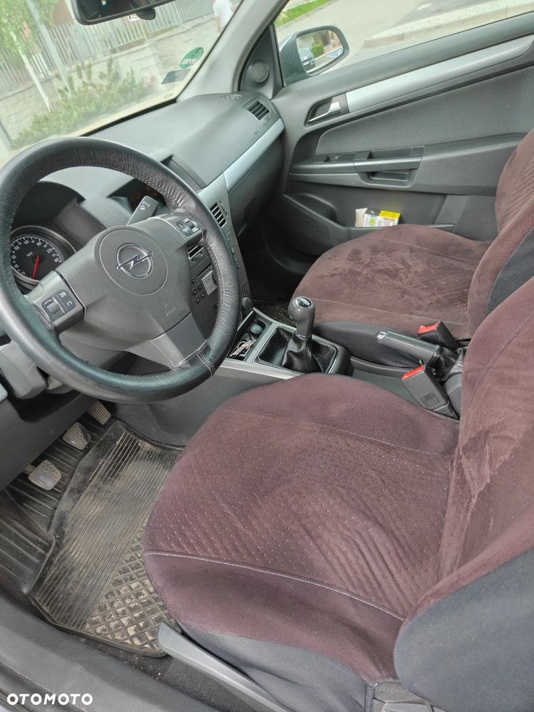 Opel Astra 1.4 Essentia - 5
