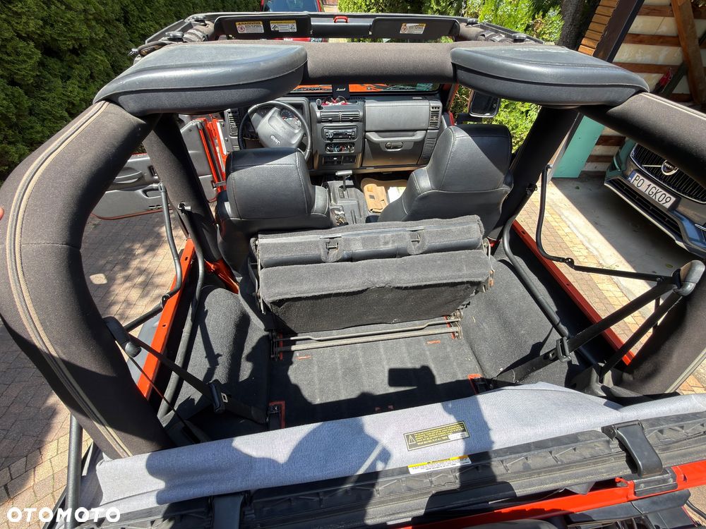 Jeep Wrangler - 12