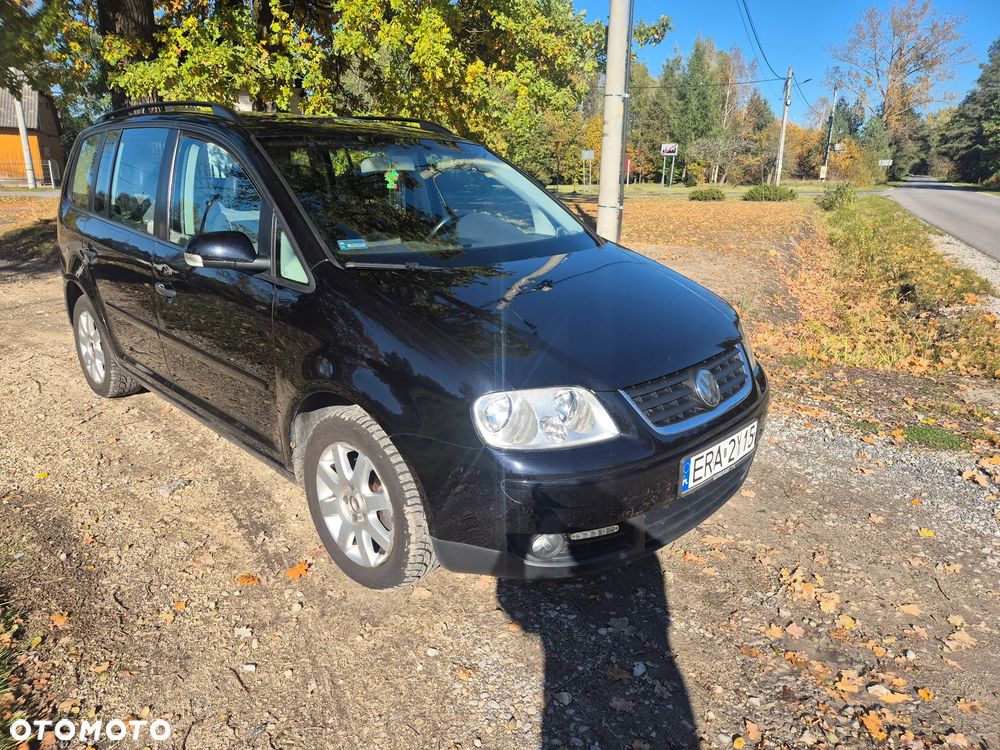 Volkswagen Touran - 1
