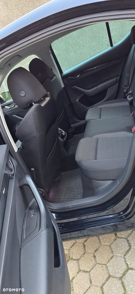 Skoda Octavia ver-1-5-tsi-act-style - 11