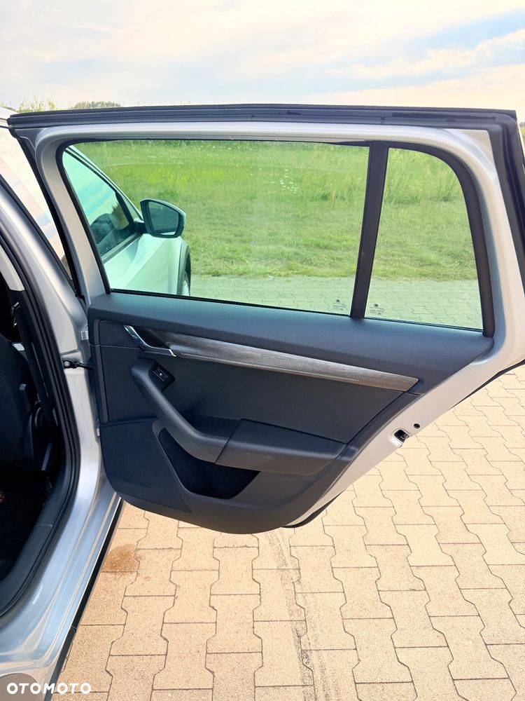 Skoda Octavia 2.0 TDI 4x4 DSG Scout - 26