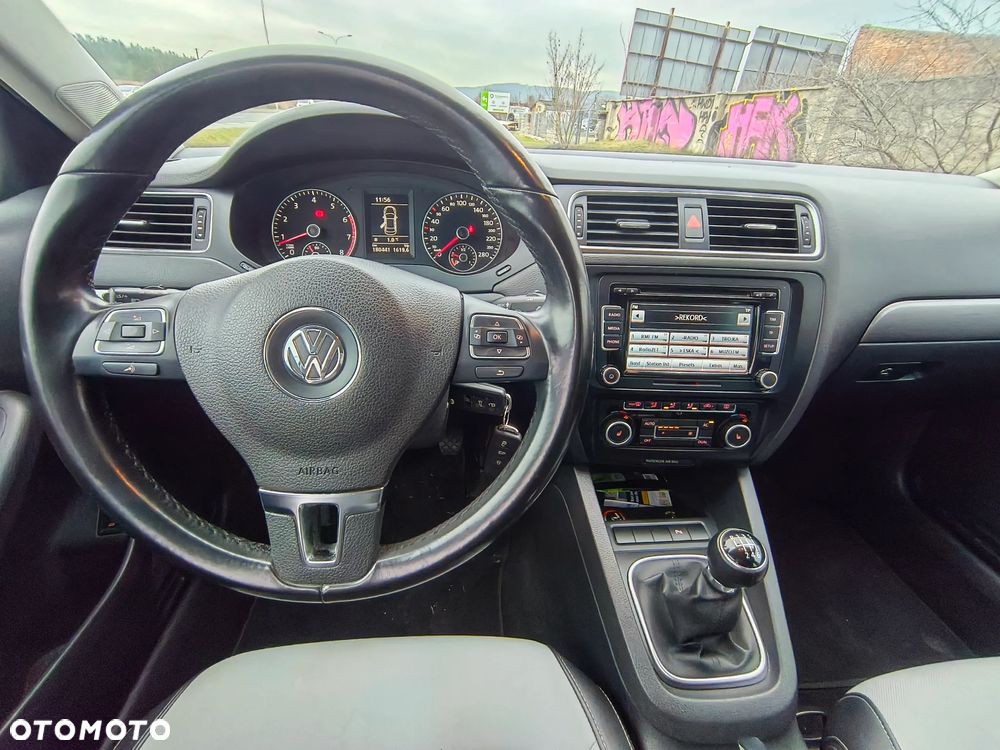 Volkswagen Jetta 1.4 TSI Highline - 14