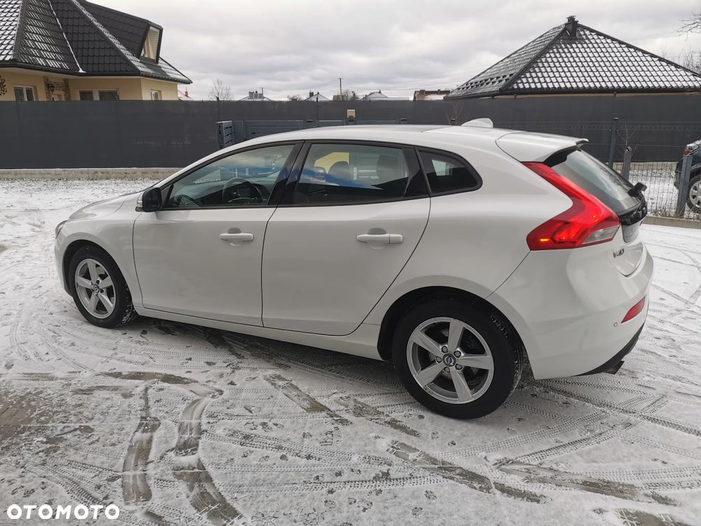 Volvo V40 T2 - 38
