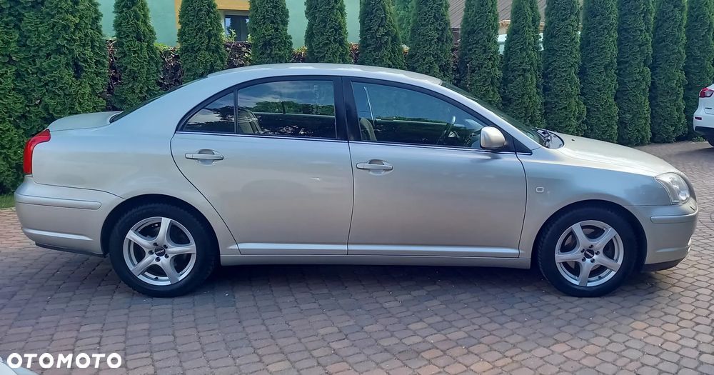 Toyota Avensis - 5