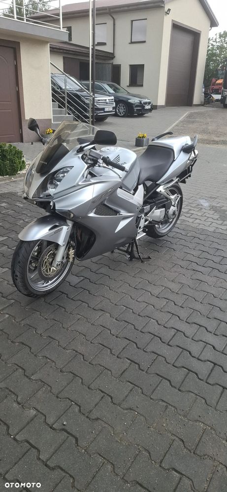 Honda VFR - 14