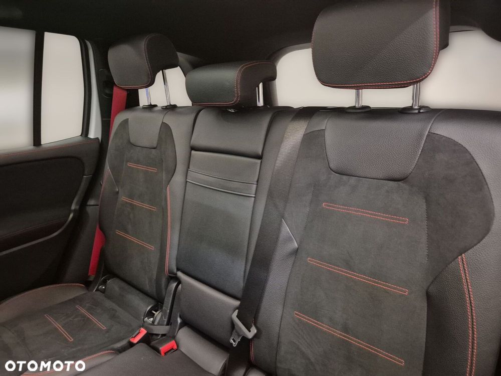Mercedes-Benz GLB AMG 35 mHEV 4-Matic 8G-DCT - 17