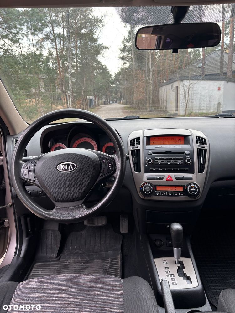 Kia Ceed - 16
