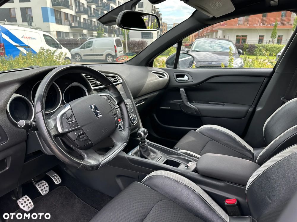 Citroën DS4 1.6 HDi SoChic - 9