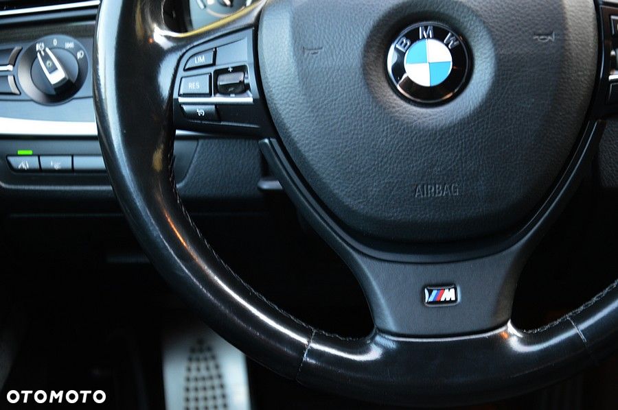 BMW Seria 5 530d xDrive Sport-Aut Modern Line - 28