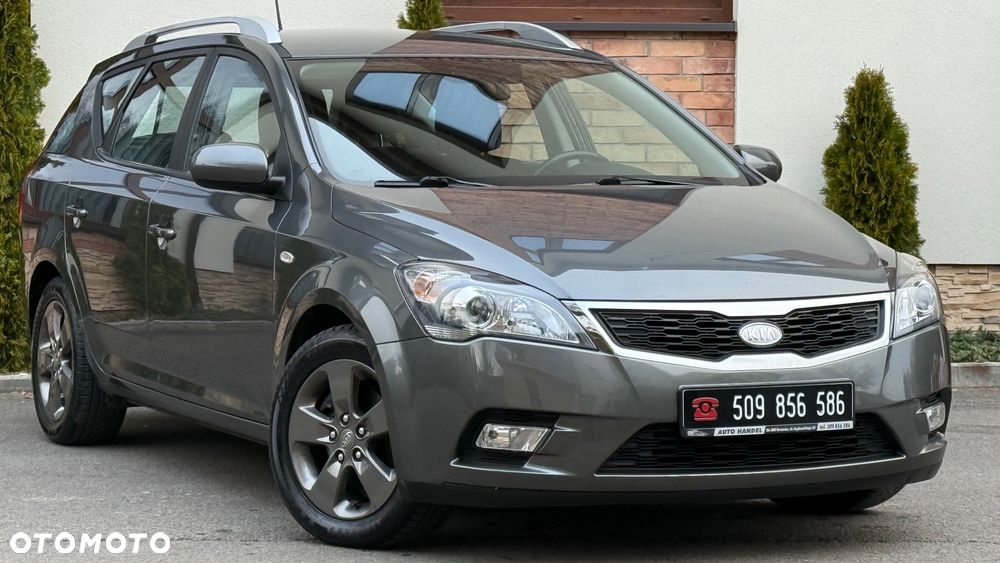 Kia Ceed - 16