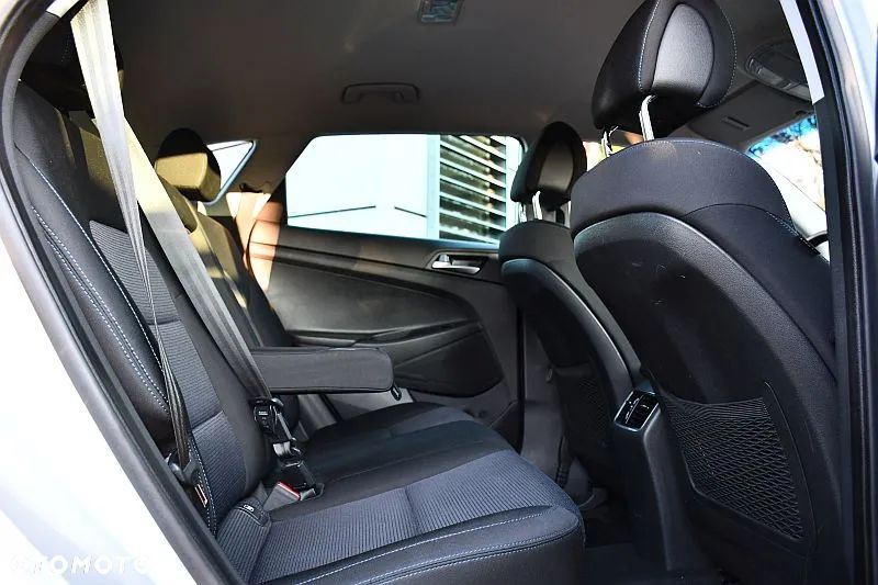 Hyundai Tucson 1.6 GDI BlueDrive Style 2WD - 22