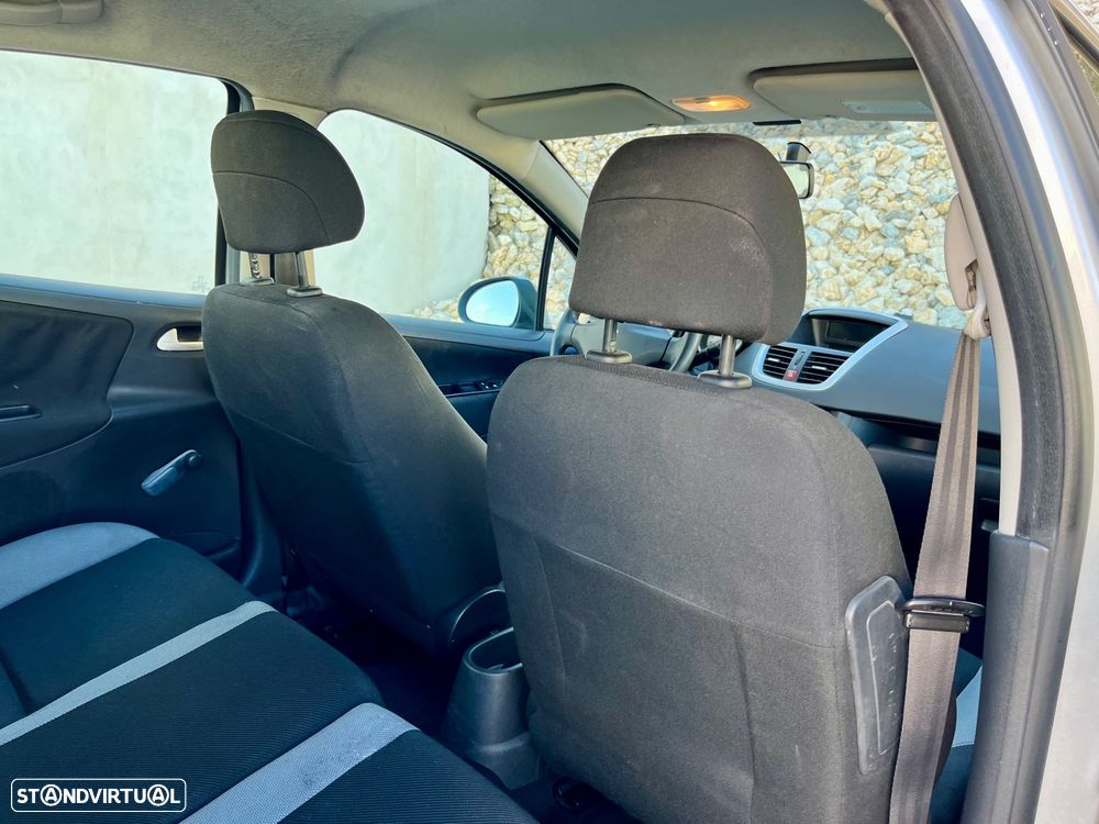 Peugeot 207 1.4 16V Trendy - 31