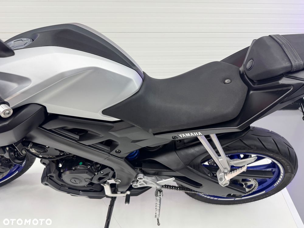 Yamaha MT - 28
