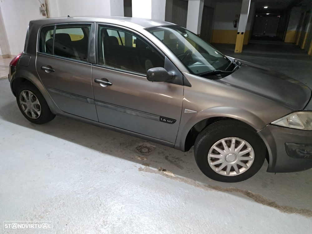 Renault Mégane 1.4 Confort Authentique - 10