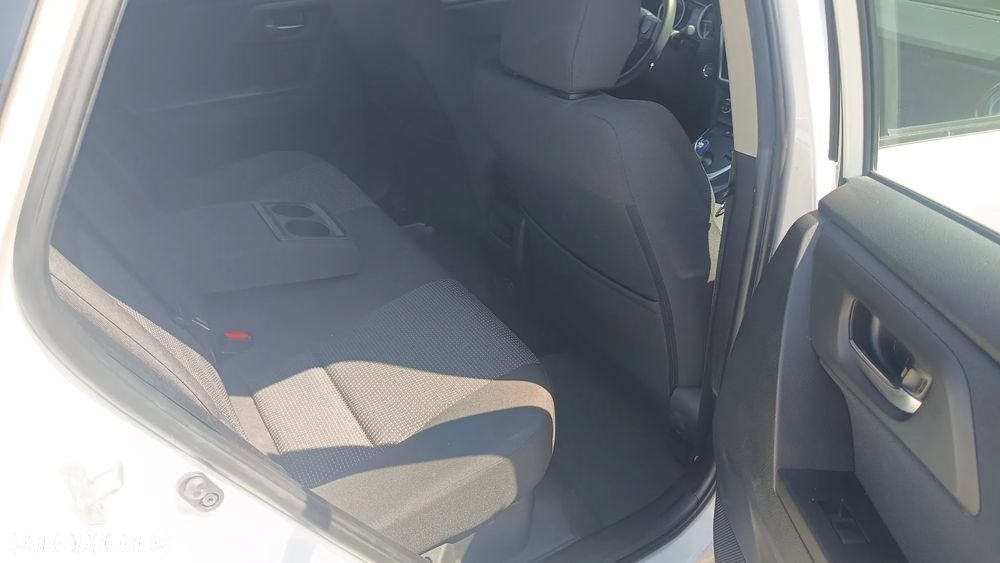 Toyota Auris 1.8 HSD Luna - 8