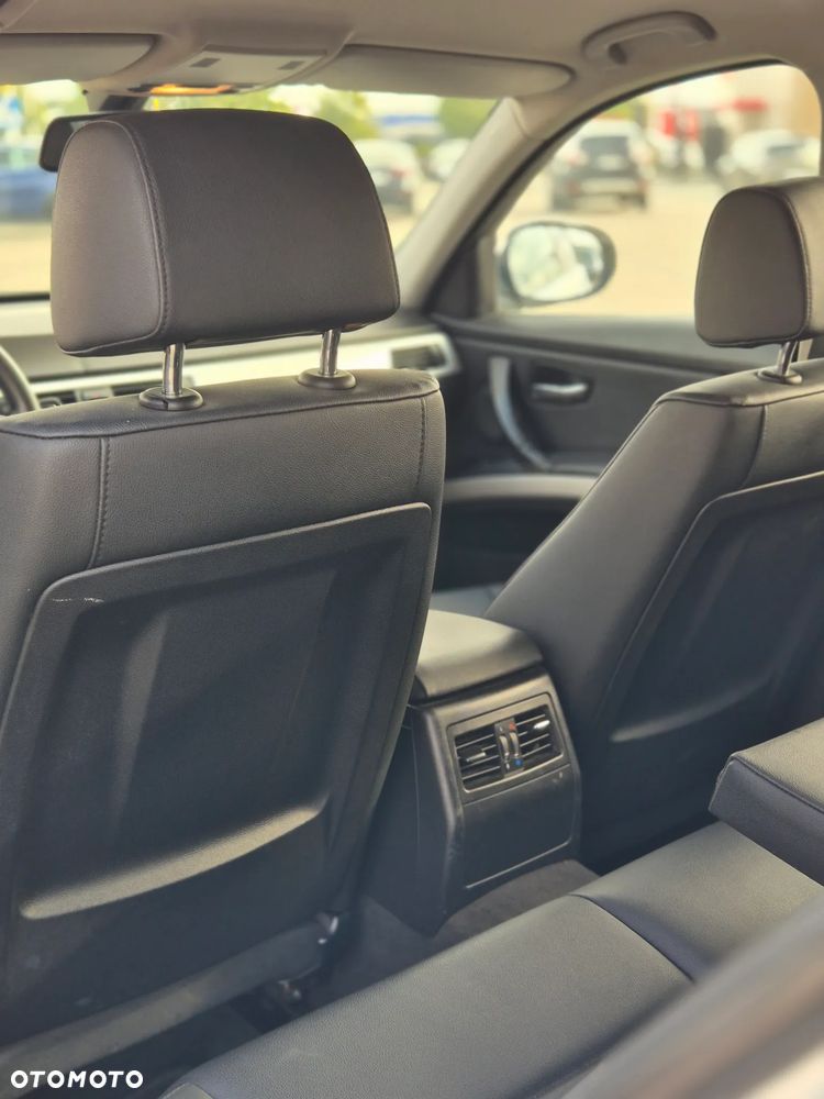 BMW Seria 3 - 34