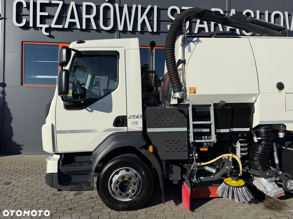 Volvo FL 15.250 Euro 6 // zamiatarka JOHNSTON VT652 //  BUCHER // odkurzacz , polewaczka - 28